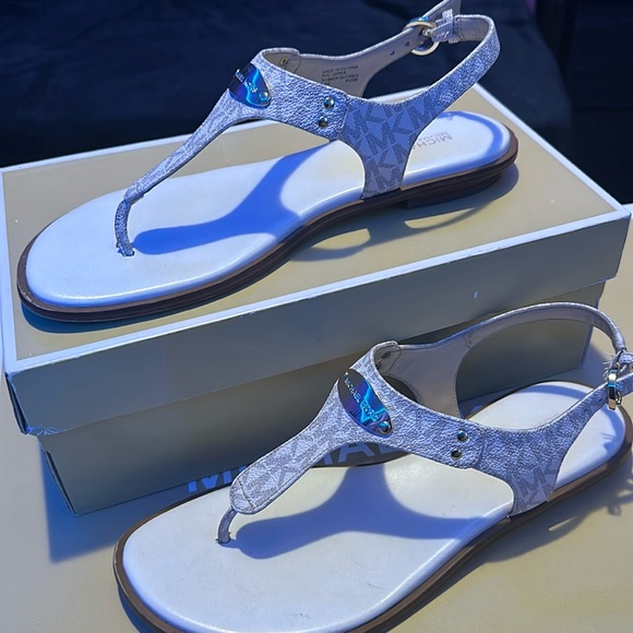 MK sandals - Picture 1 of 1